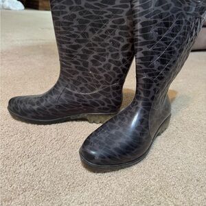 Stylish Black Patterned Women's Boots